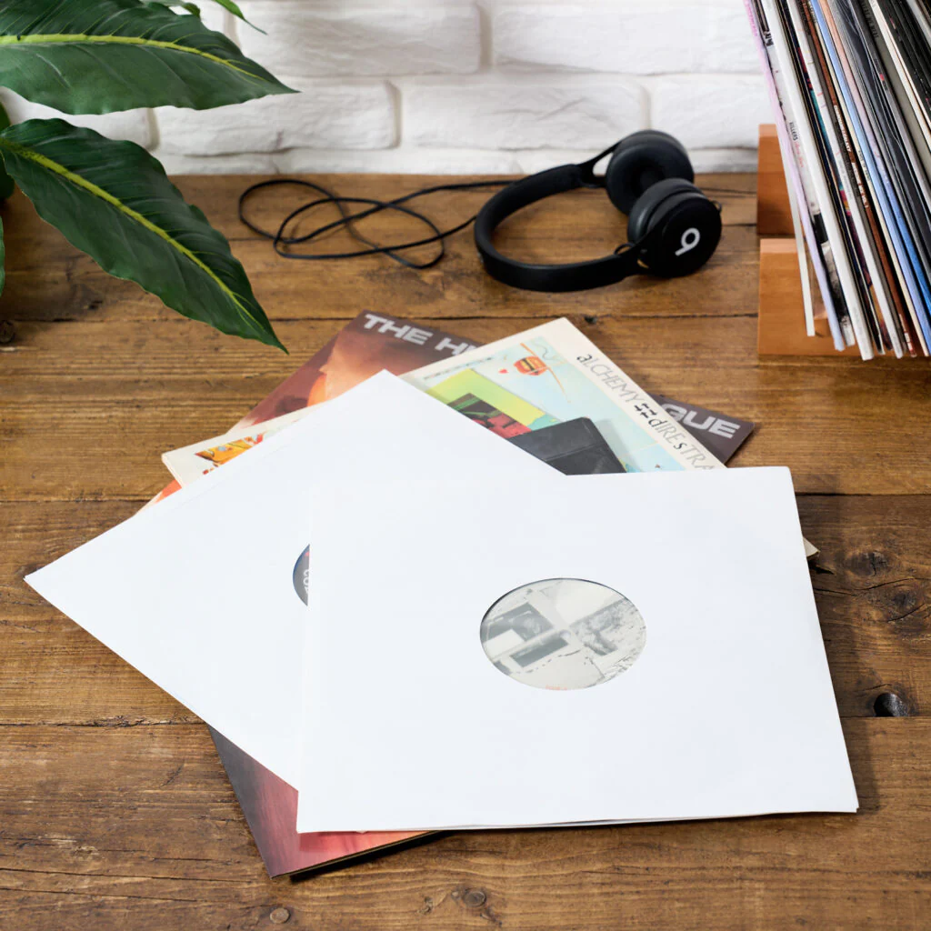 Pack of 25 HDPE lined White acid free kraft paper LP inner sleeves - Image 4