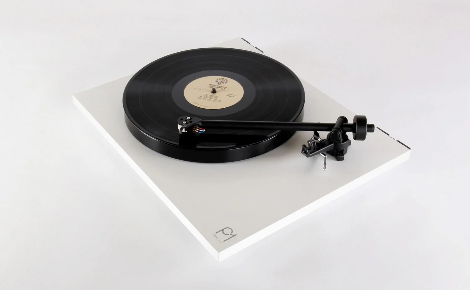 Rega - P1 Turntable